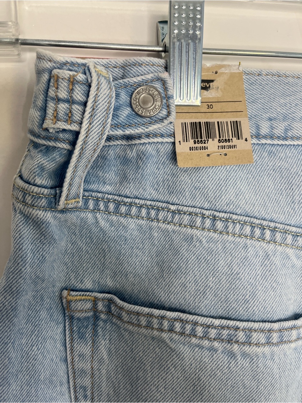 Levi's Womens Cinch Short Size 30 - Picture 7 of 8